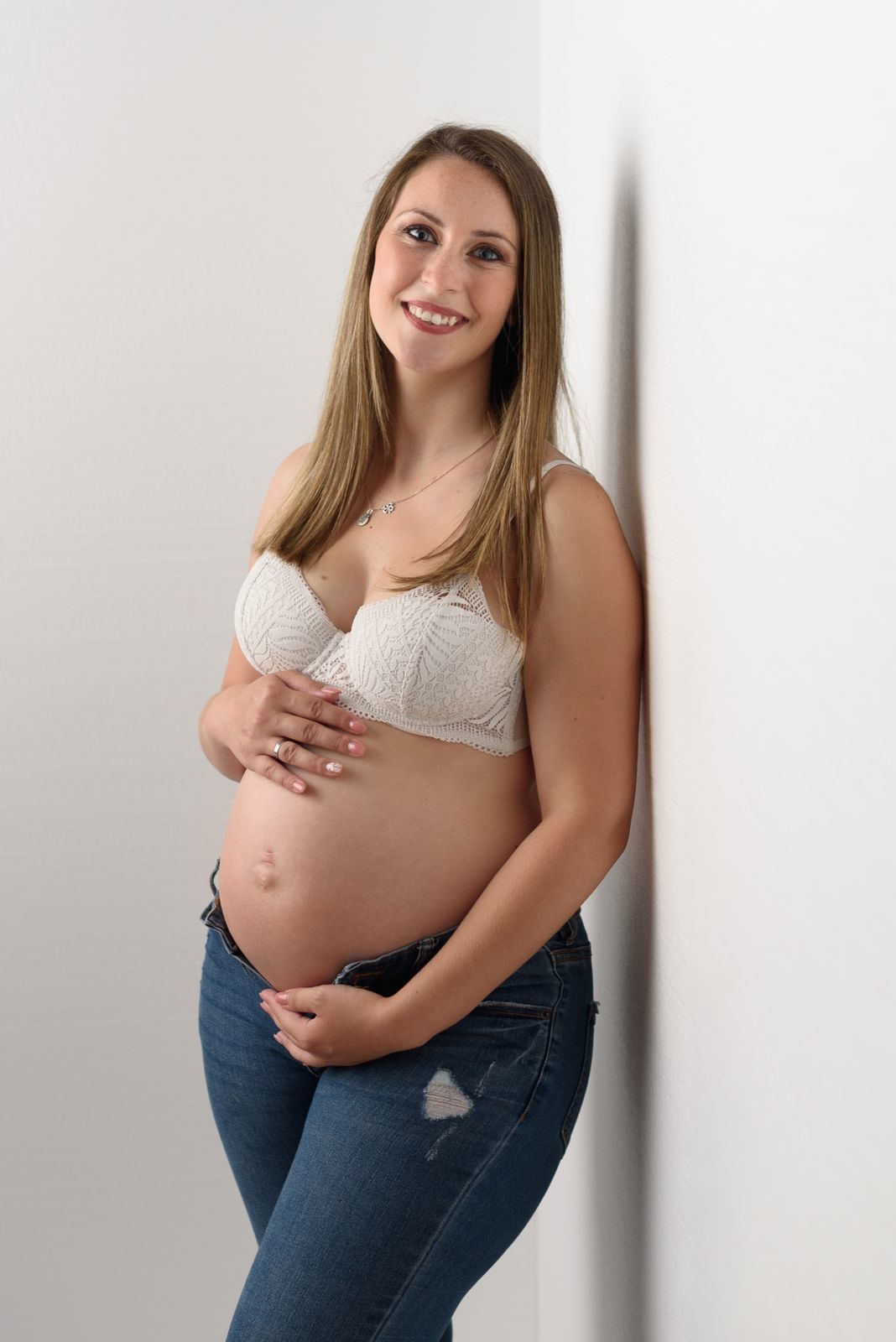 Foto Encanto de amar, o momento de sentir, tocar antes do encontro olhos nos olhos - Imagem 27